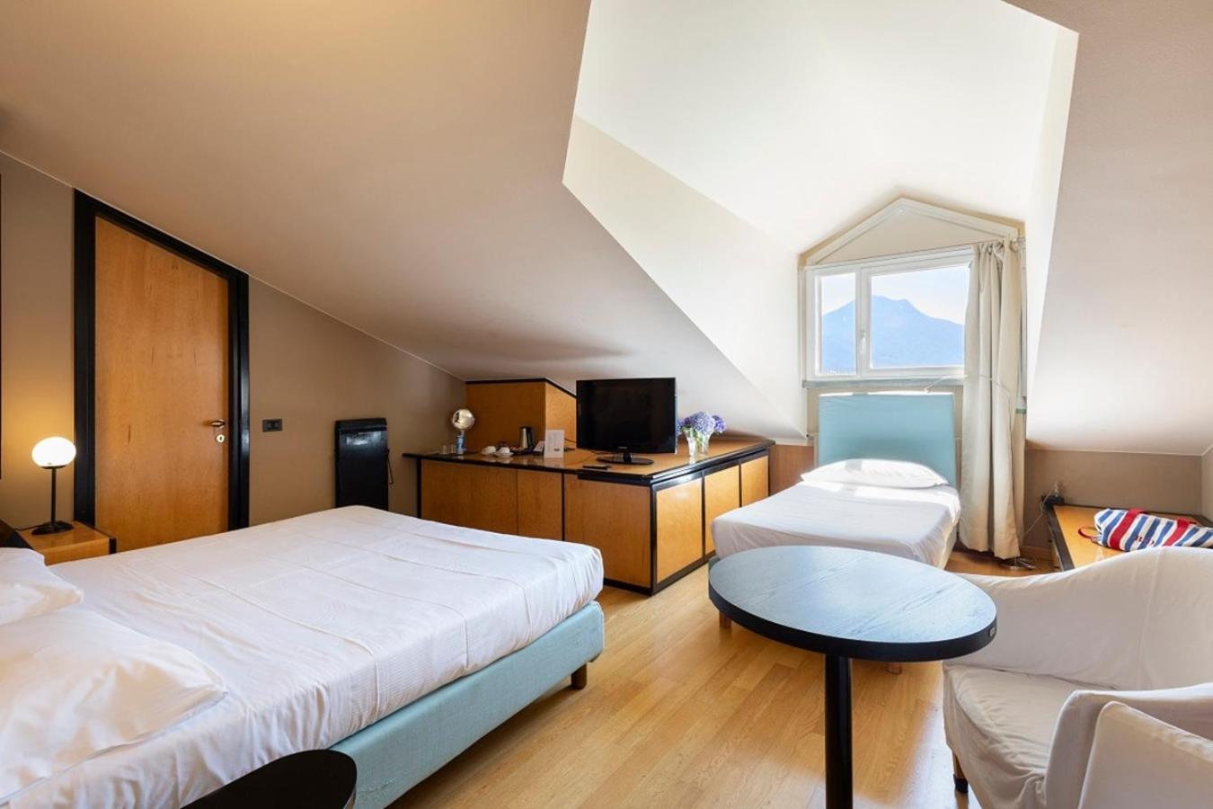 Hotel Ancora แวร์บาเนีย ภายนอก รูปภาพ