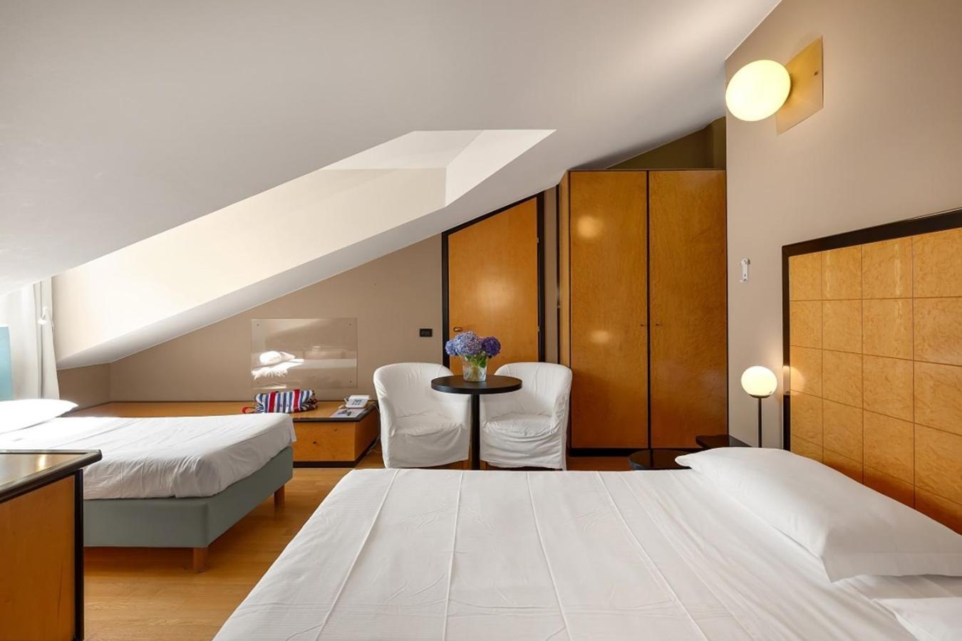 Hotel Ancora แวร์บาเนีย ภายนอก รูปภาพ