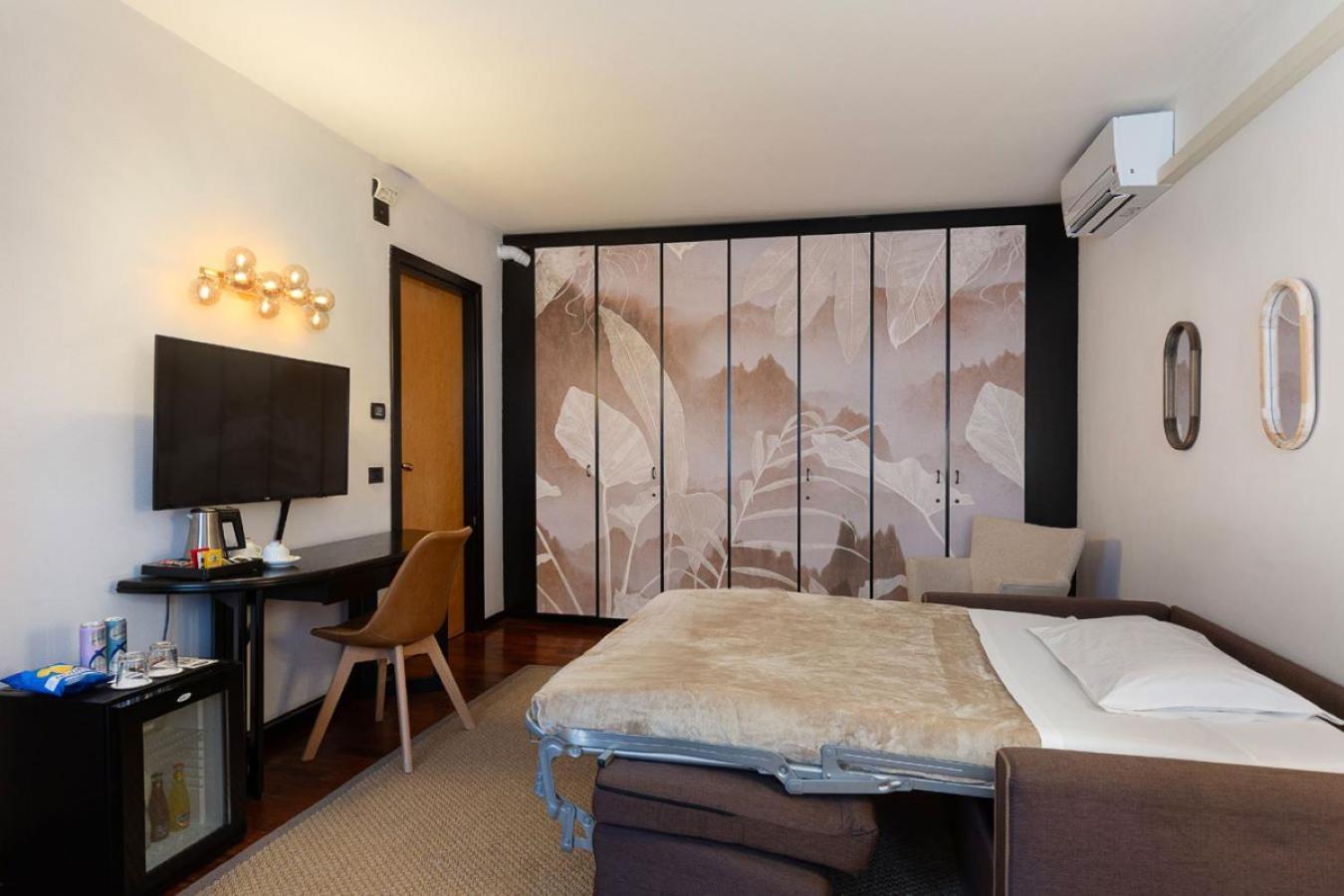 Hotel Ancora แวร์บาเนีย ภายนอก รูปภาพ